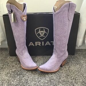 NWT Ariat Lavender Casanova Suede XToe Western Boots